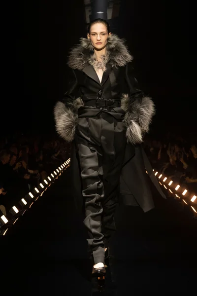 Look 30